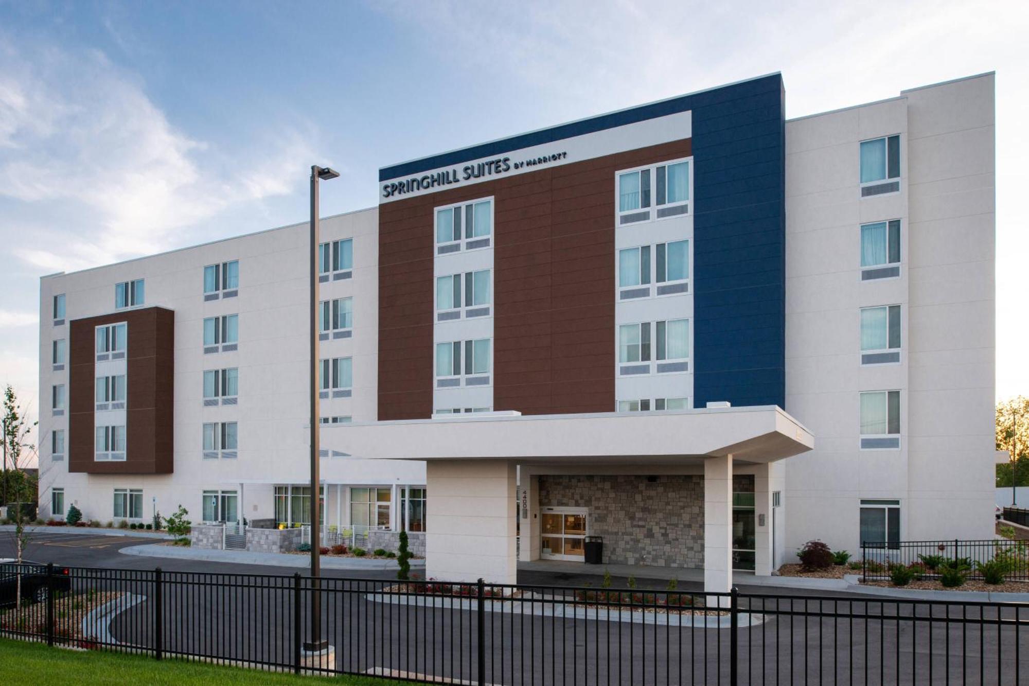 Springhill Suites By Marriott Kansas City Northeast Eksteriør billede